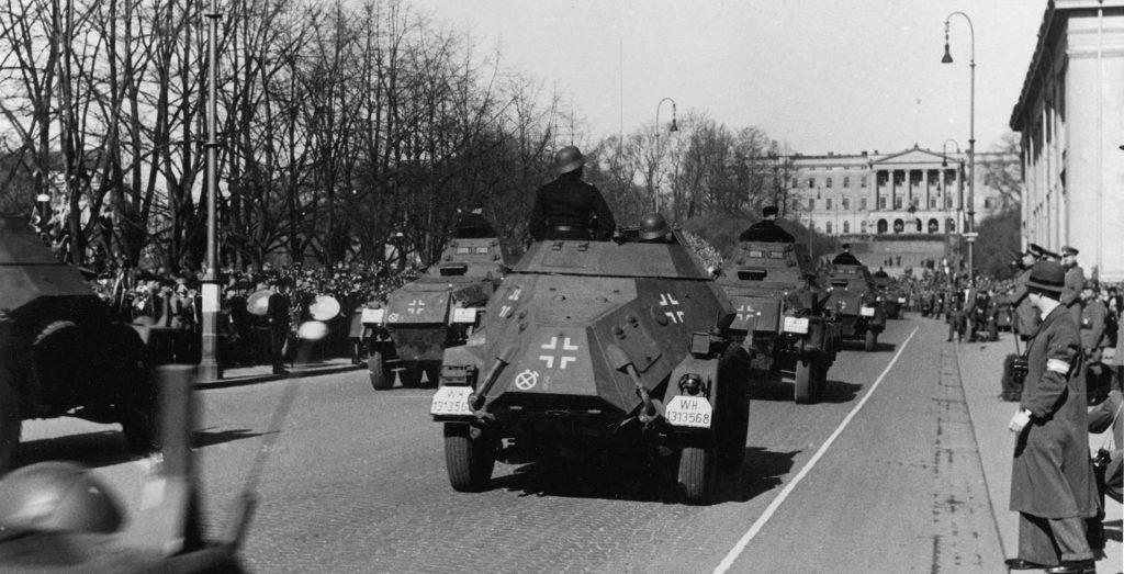 Stor parade i Oslo tidlig sommer 1940.