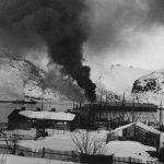 Fabrikkskipet Hamburg senkes under Lofotraidet 4.mars 1941.  Det ligger der fremdeles på 18 m dyp.