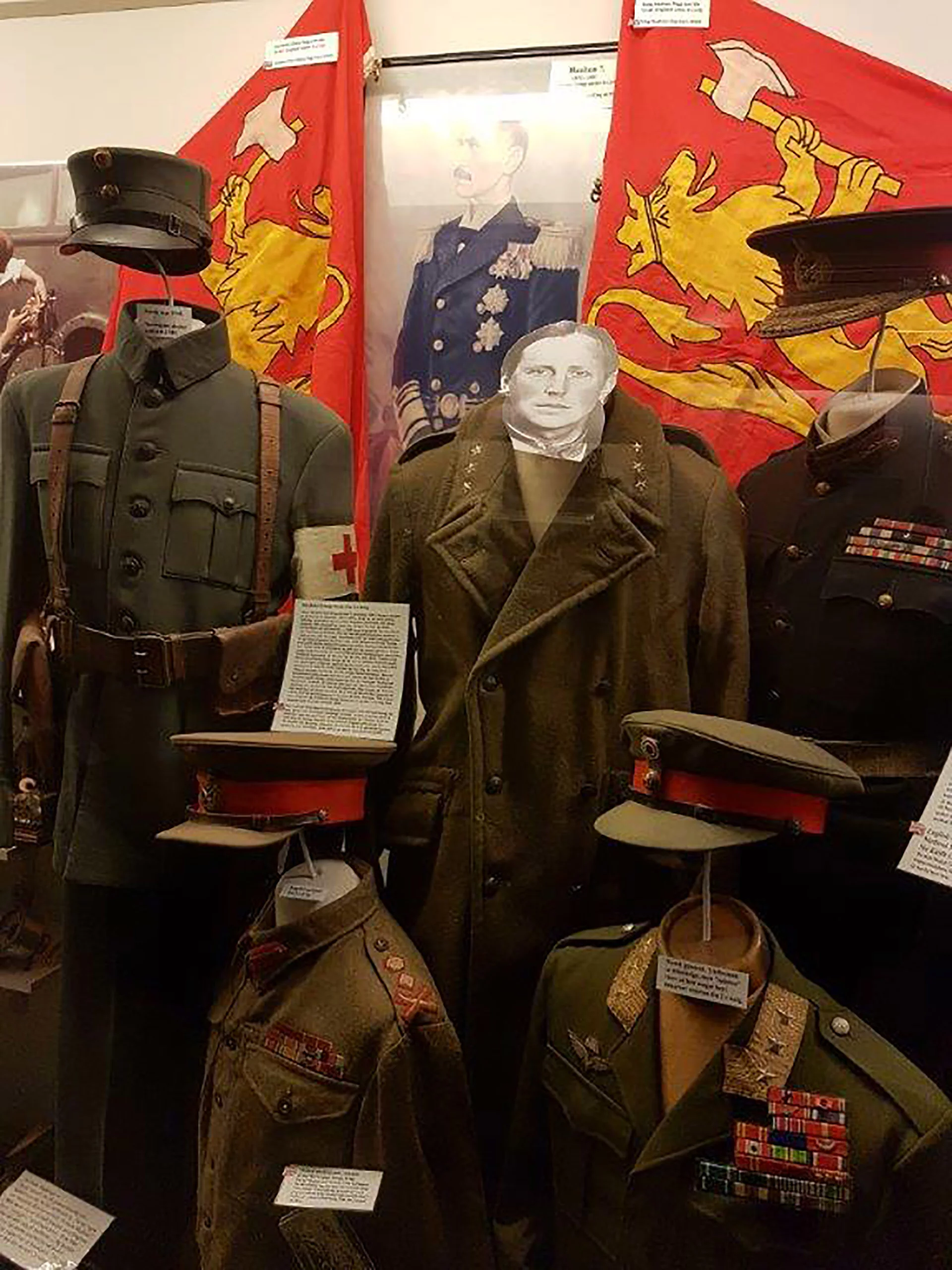 Kongeflagg og Nordahl Grieg