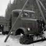 Tyskerne hadde utrolig mange trafikkuhell under krigen. Her er det Luftwaffe som har havnet i grøfta.