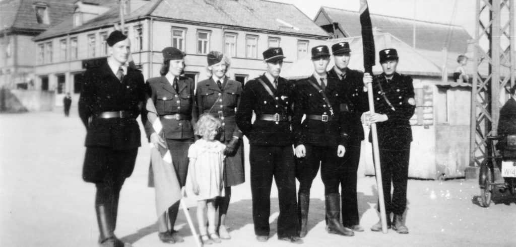 NS har møte på torget i Svolvær august 1944. Ikke så mange tilhørere...