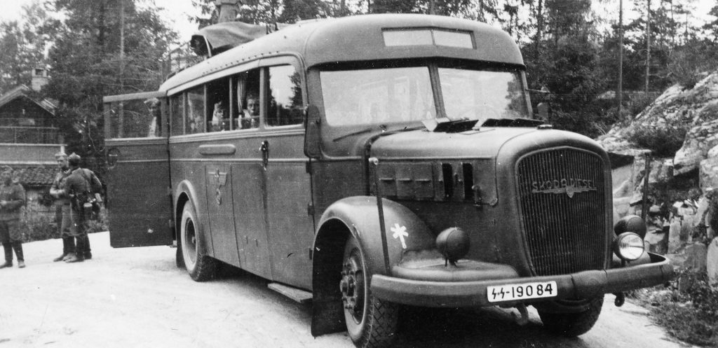 SS-Nord ut på busstur i Oslo 1940.