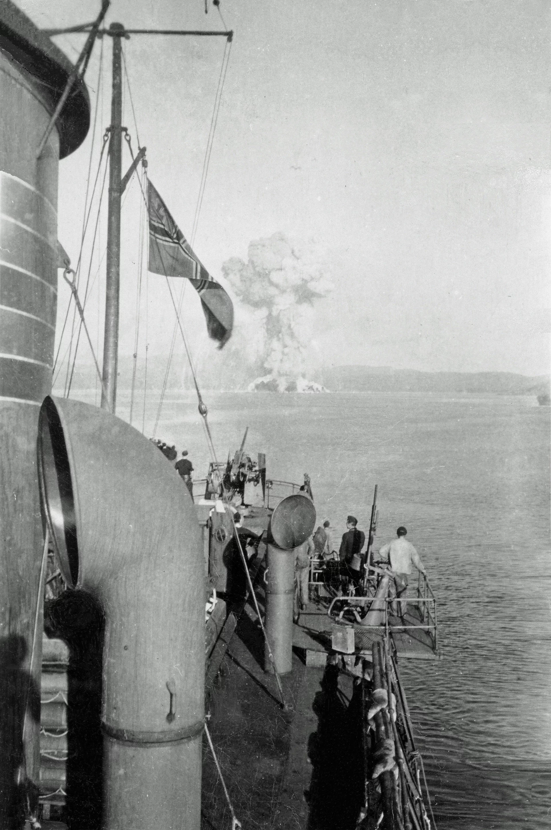 Tysk amunisjon lekter eksploderer høsten 1944
